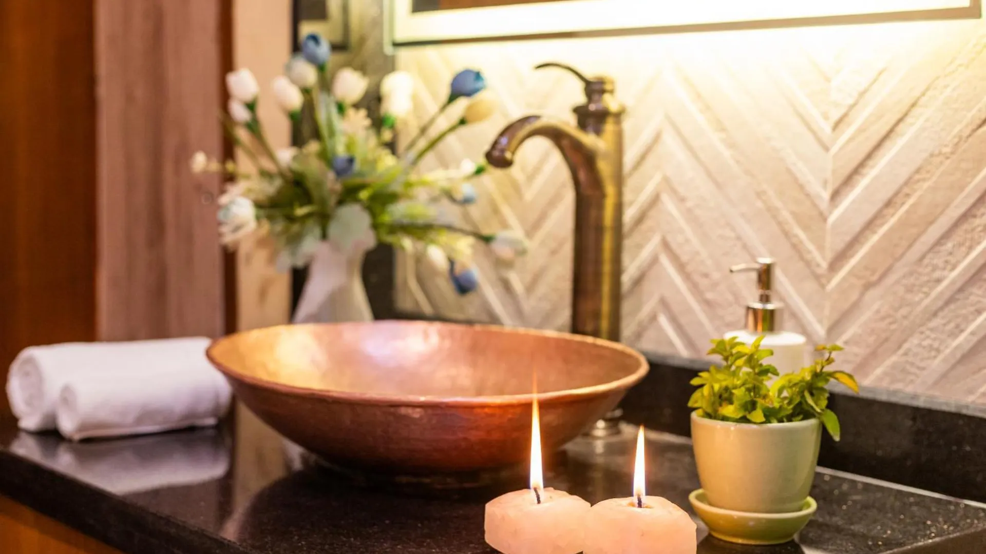 *****  Aarya Hotel And Spa カトマンズ ネパール